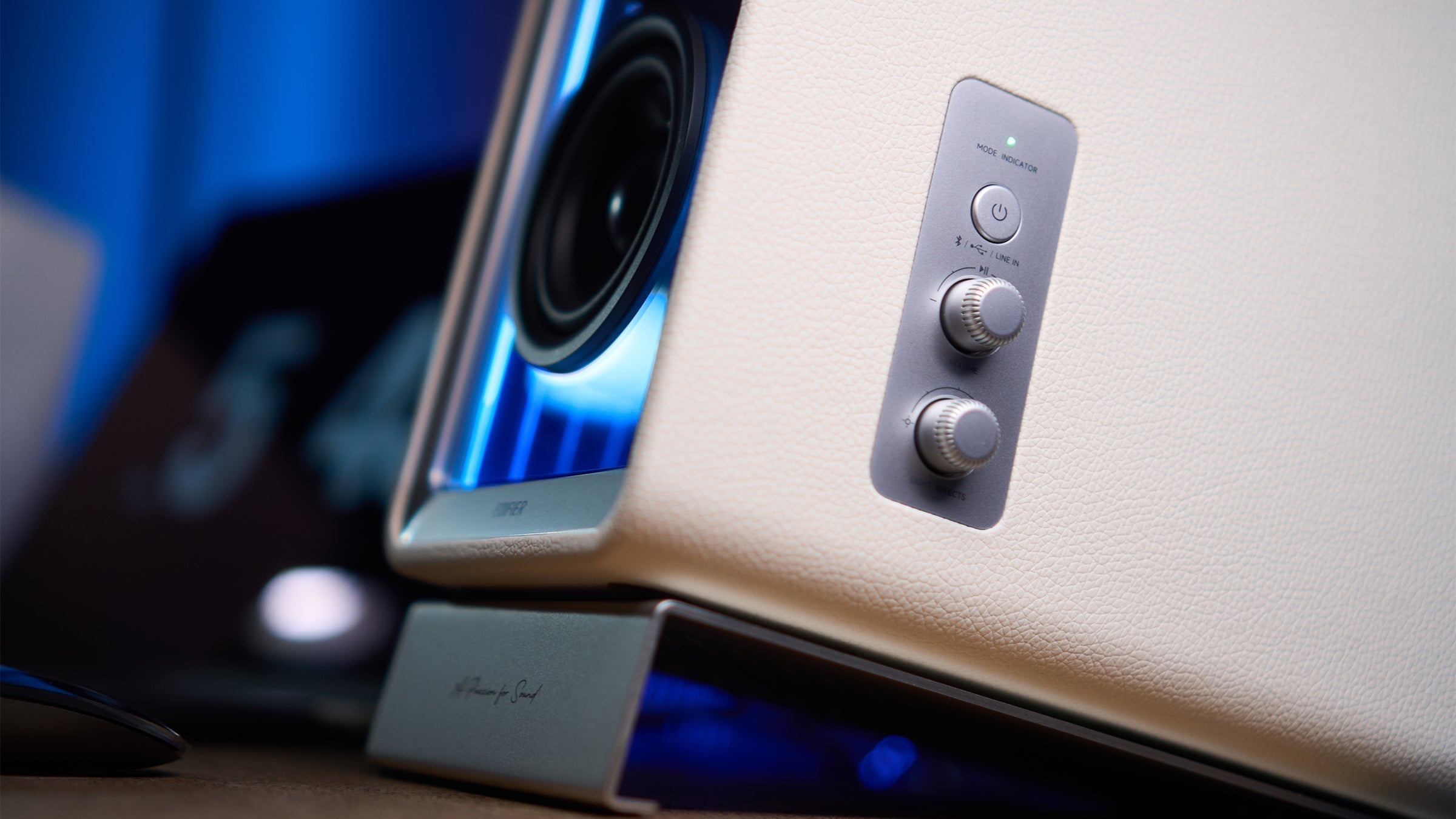 QR65 - Desktop Audio, Lighting, and GaN Charging in One Setup