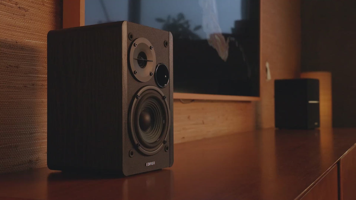 Load video: Edifier Bestbuy display
